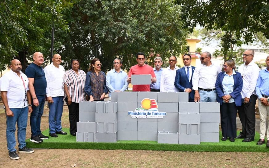 David Collado deja iniciados trabajos de revitalización del parque San Miguel y su entorno