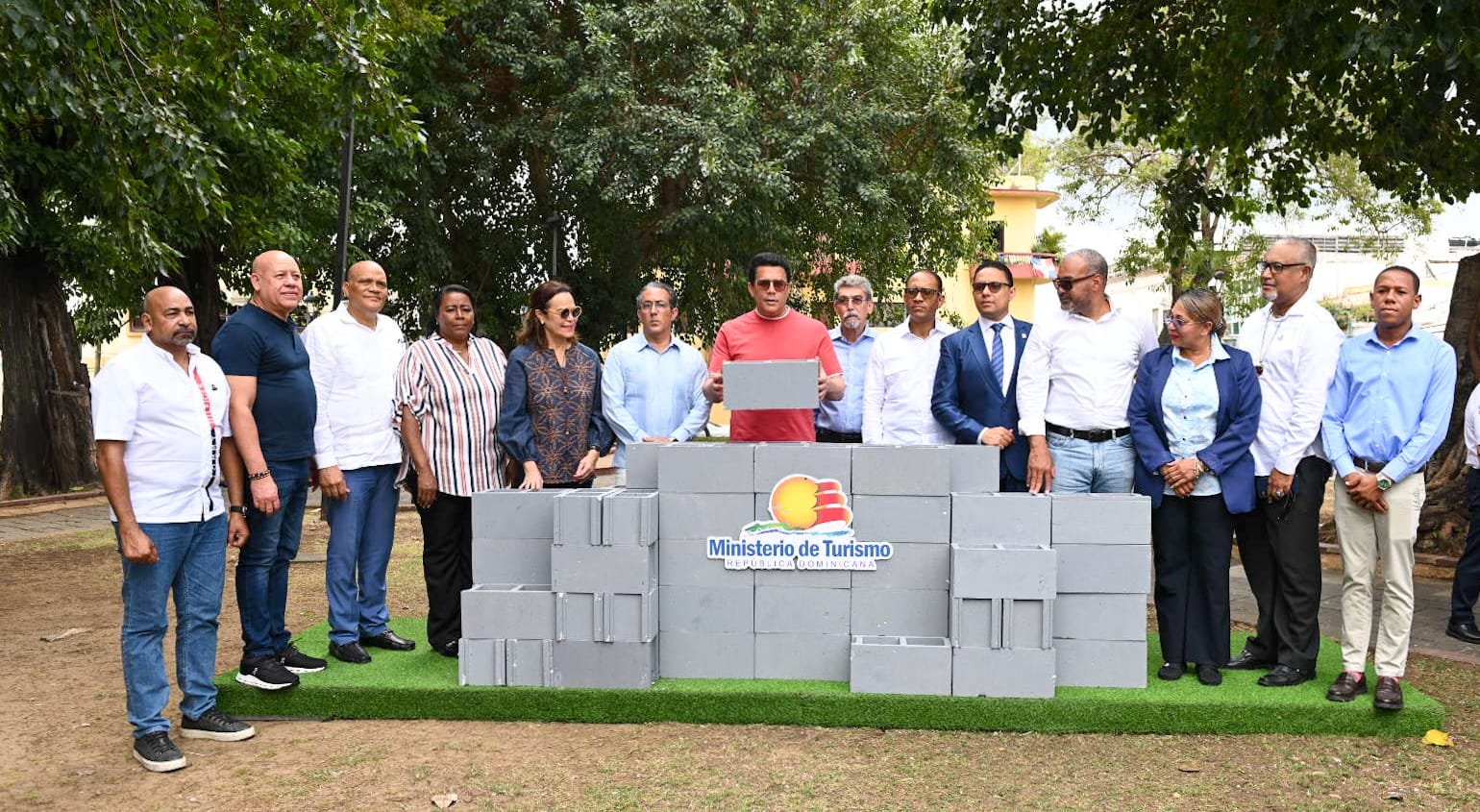 David Collado deja iniciados trabajos de revitalización del parque San Miguel y su entorno