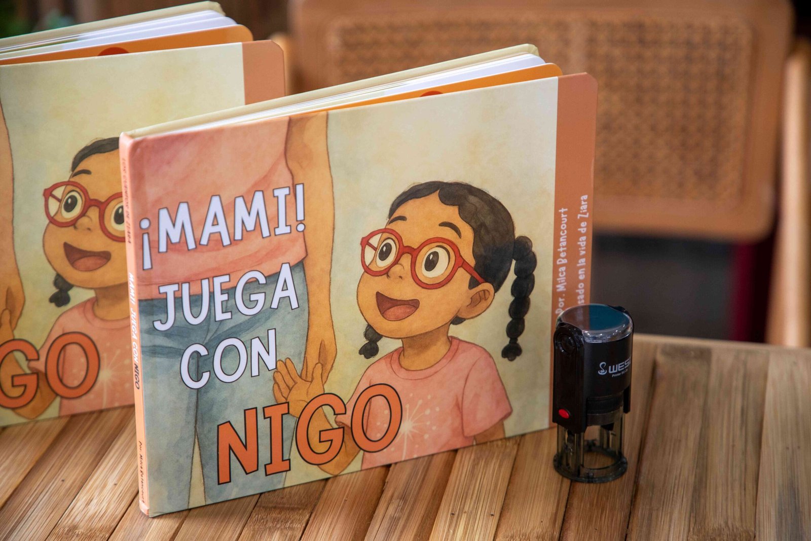 El libro infantil “Mami juega con Nigo” llega al Centro de la Diversidad Infantil Punta cana.