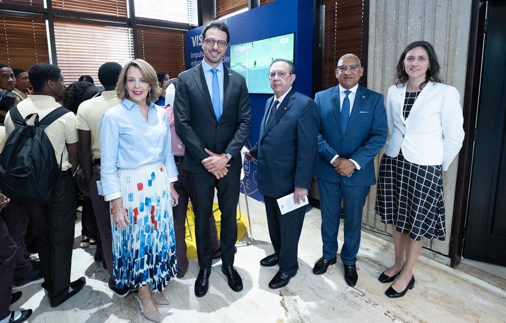 Visa impulsa la educación financiera de miles de jóvenes con “Fútbol Financiero” en la Semana Económica del Banco Central.