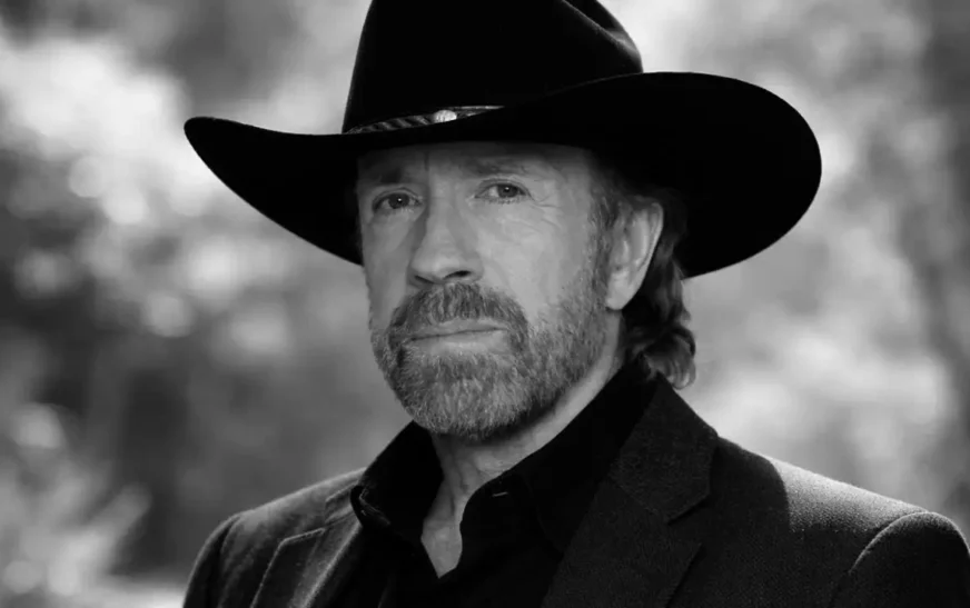 Muere el actor Chuck Norris el icónico actor y excampeón de kárate, a los 86 años.