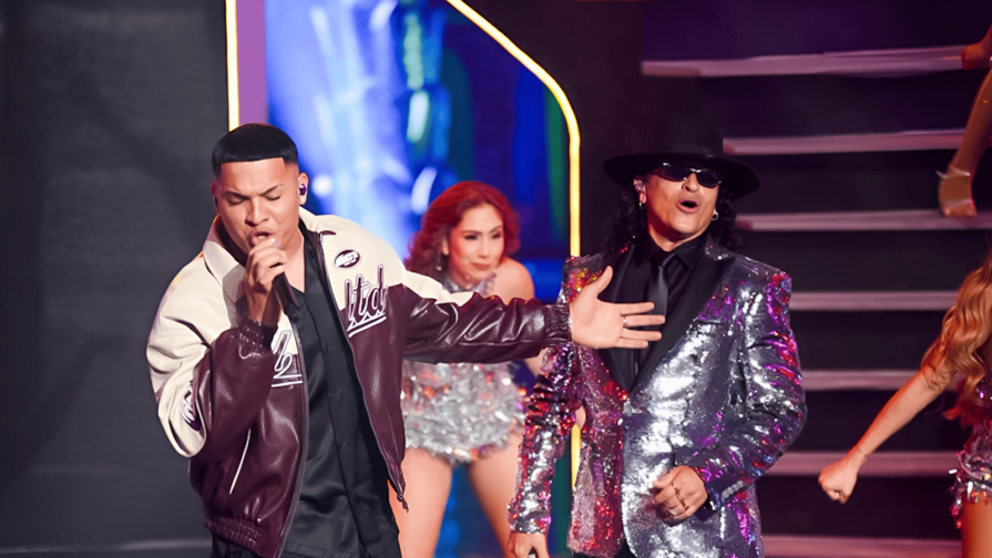 Elvis Crespo lleva la fiesta al Soberano y comparte escenario con Ebenezer Guerra.