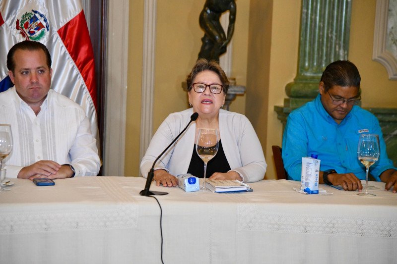 Gloria Ceballos: “Tenemos prácticamente 45 días lloviendo” y las lluvias seguirán esta semana.