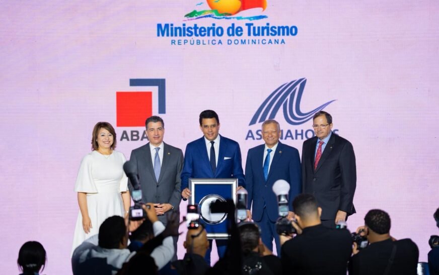 Asociación de Bancos de la República Dominicana reconoce labor del ministro David Collado