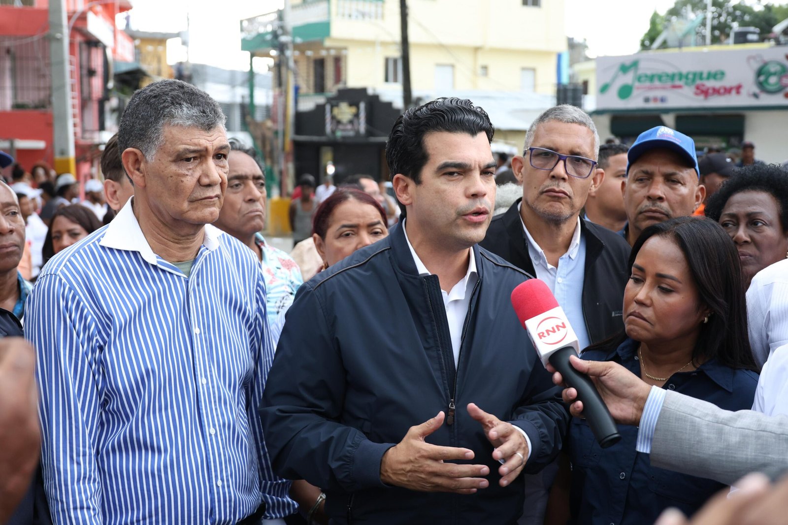 Wellington Arnaud realiza recorrido sector de Herrera para llevar soluciones ante daños por lluvias.