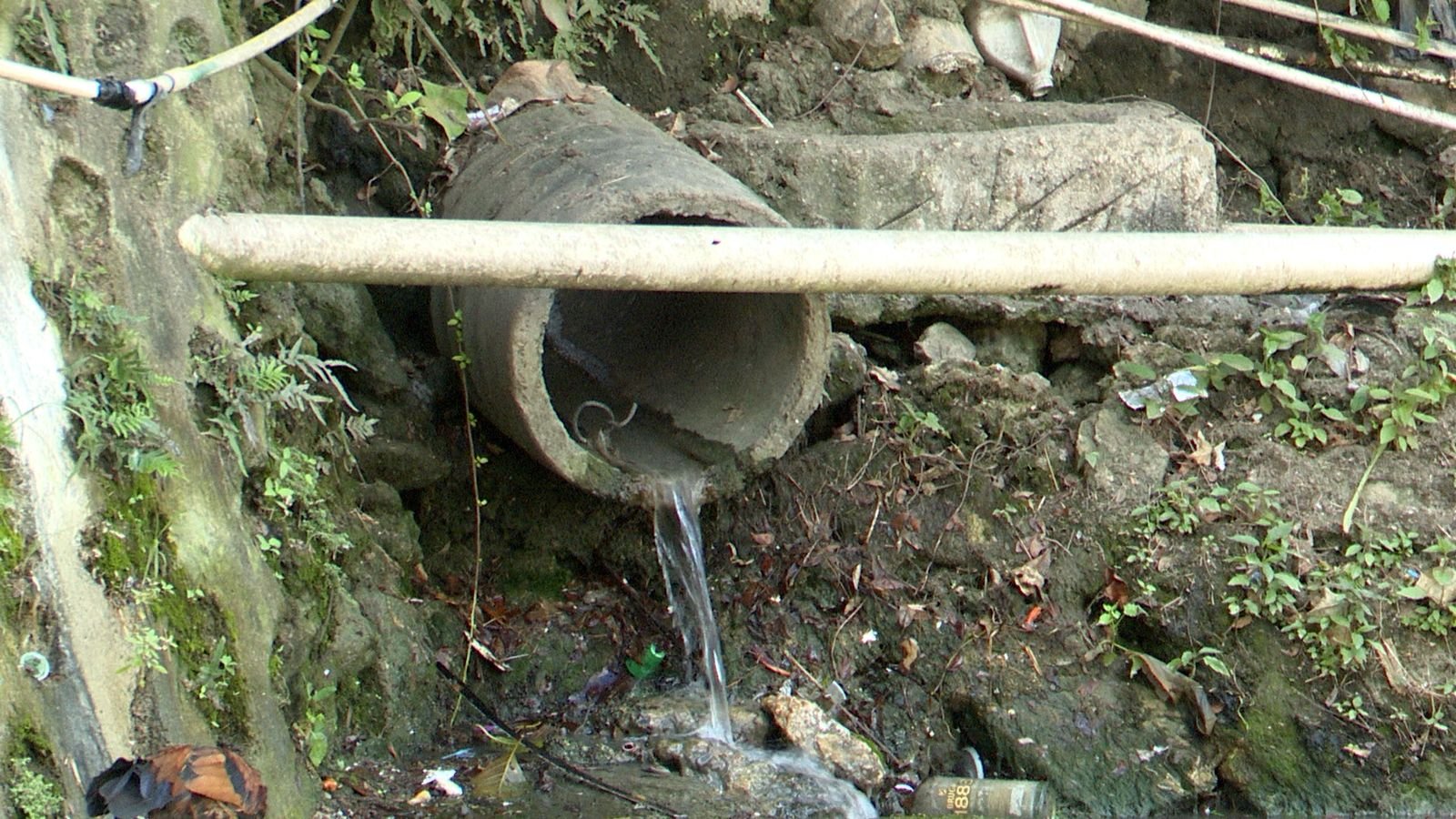 Presidente Abinader continúa supervisión en zonas vulnerables ante impacto de lluvias; durante visita a Los Platanitos, instruye a la alcaldía trabajar en solución definitiva a la laguna que afecta la zona