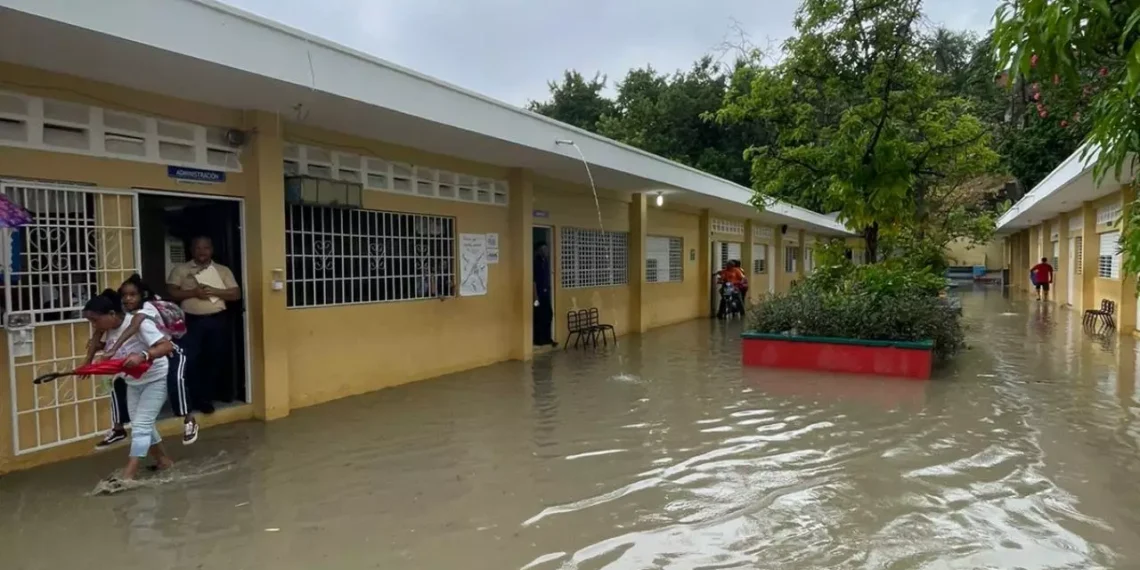 Educación suspende docencia ante lluvias por vaguada.