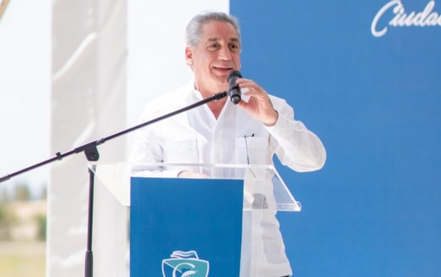 Hazoury destaca resiliencia del turismo ante crisis.