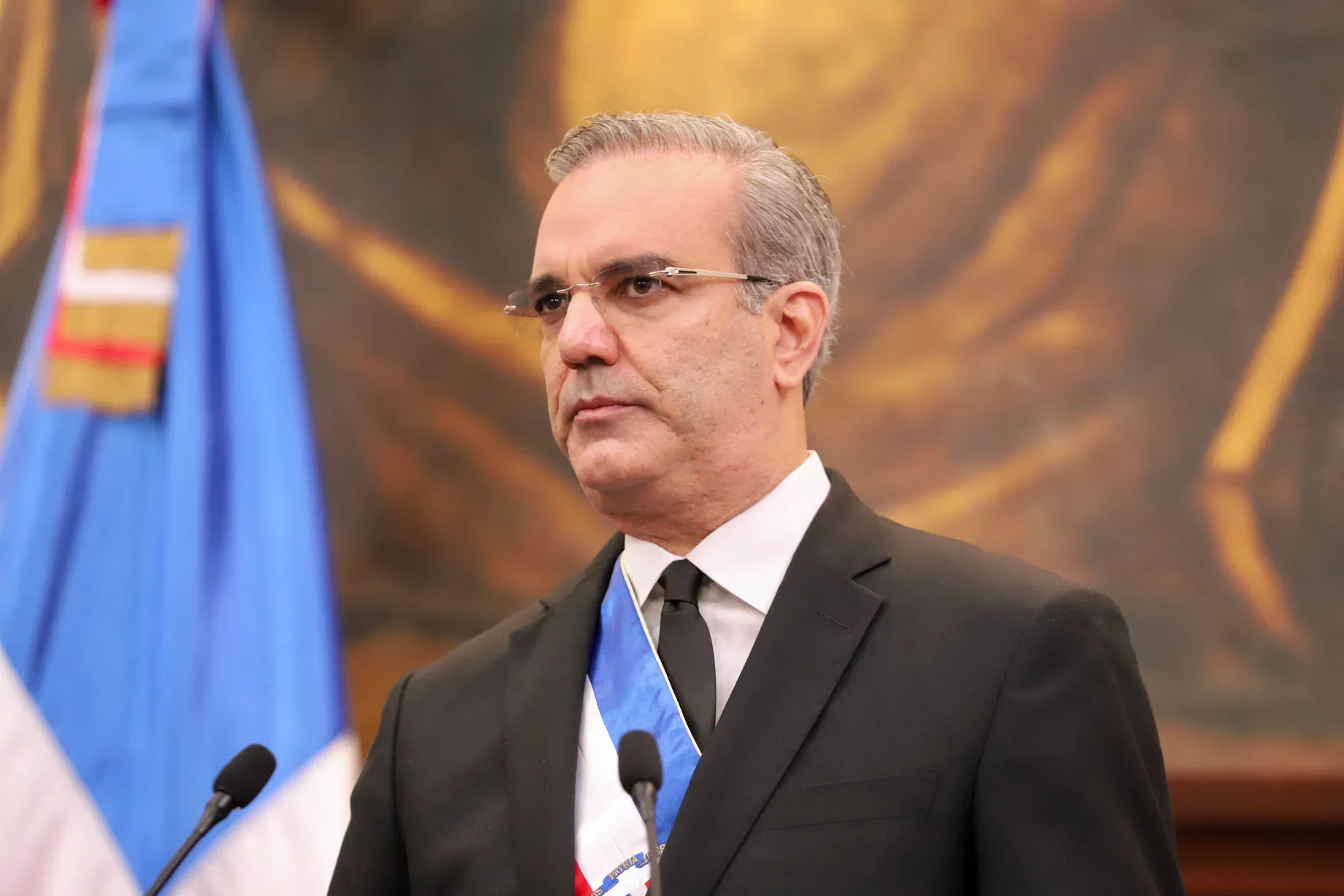 Presidente Abinader destina más de 5.3 millones de pesos de su salario de 2025 a fundaciones y proyectos sociales