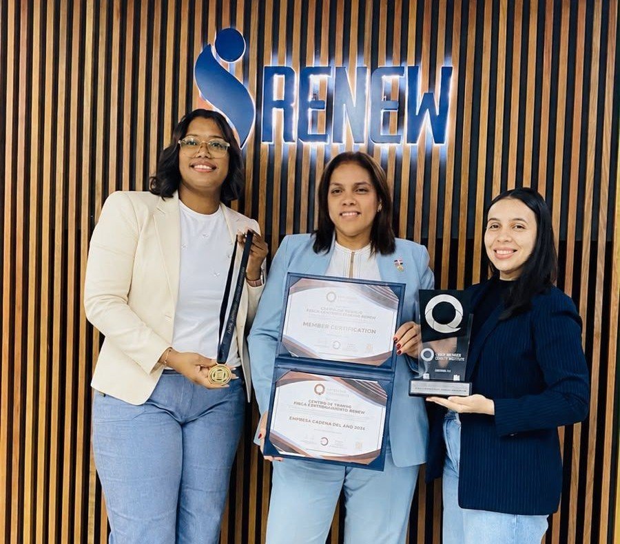 Renew celebra nueve años de excelencia y es reconocida como Empresa Caribeña del Año 2026