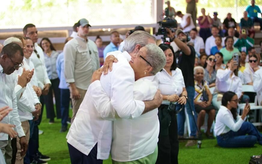 Presidente Abinader desarrollará jornada de inauguraciones de obras educativas, deportivas y turísticas en Samaná este fin de semana