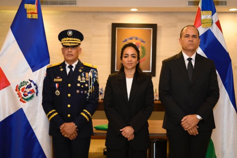 Sin uniforme y sin acto tradicional: el atípico cambio de mando en la Policía Nacional.