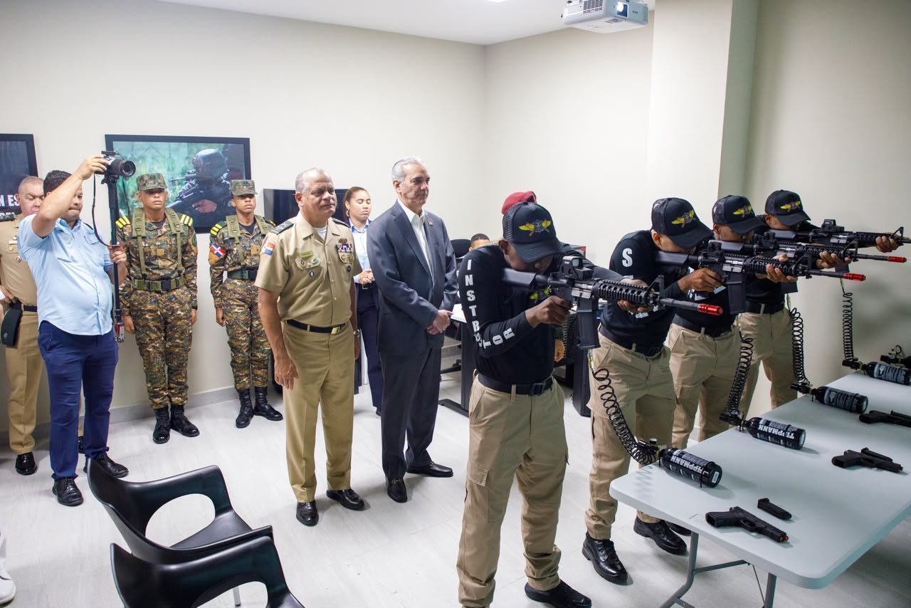 Presidente Abinader reafirma compromiso de fortalecer las Fuerzas Armadas hasta el último día de su gestión.