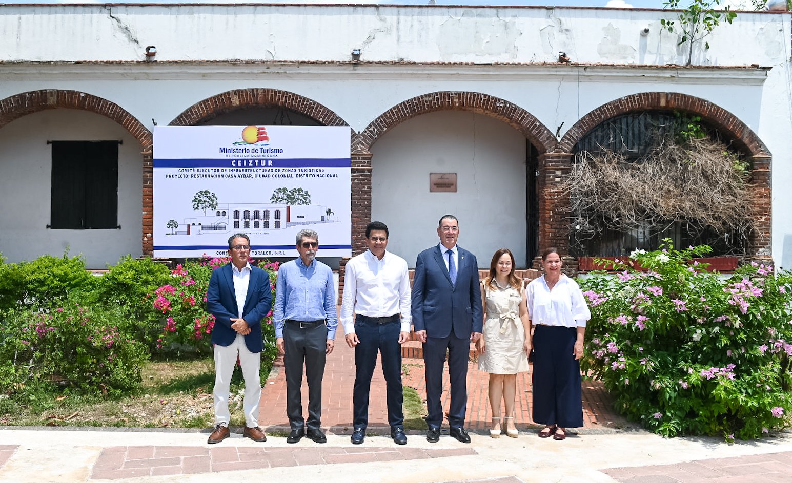 David Collado inaugura parador Fotográfico en Punta Rucia, Puerto Plata.