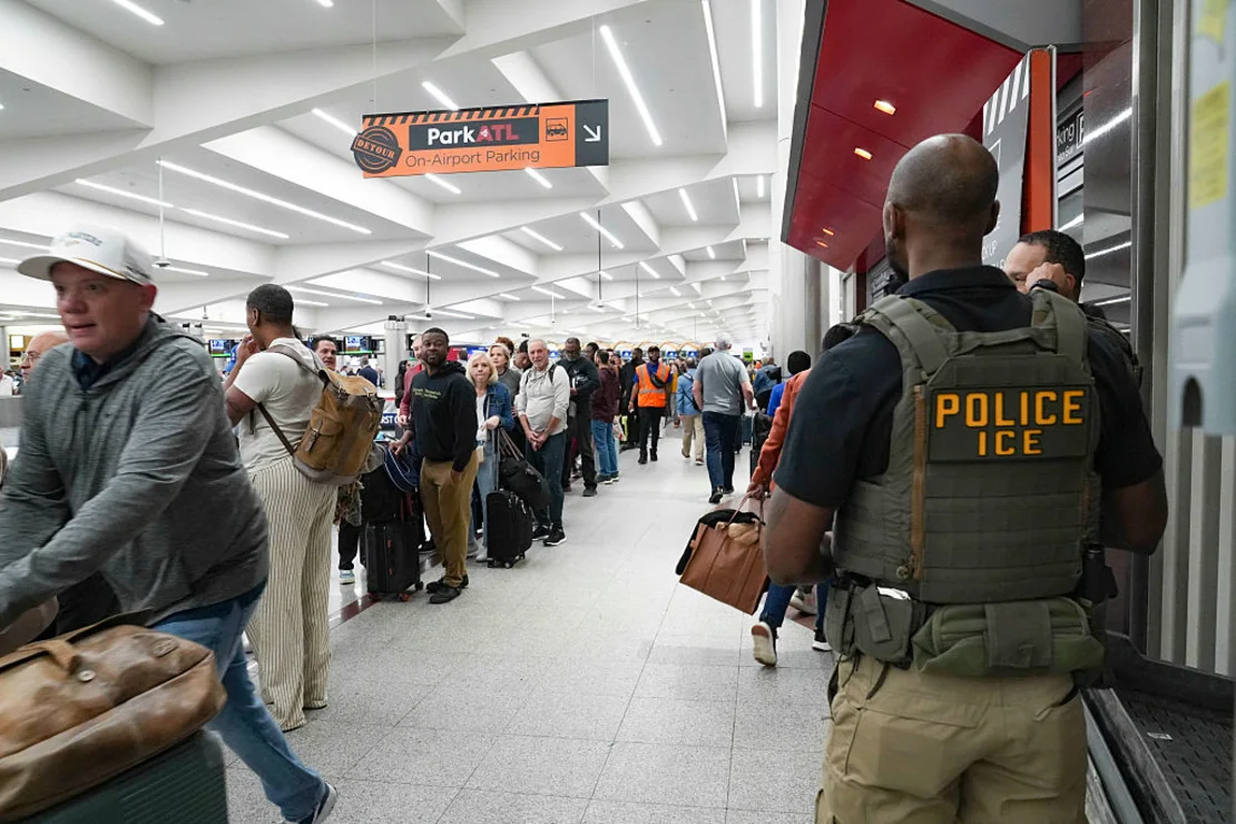 Detenciones de ICE en aeropuertos ponen en alerta a inmigrantes en EE.UU.