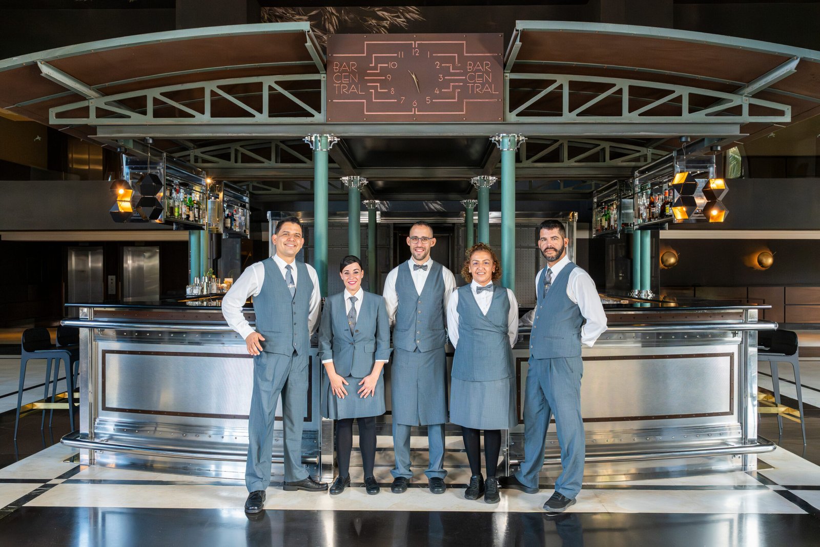 Lopesan Hotel Group presenta las nuevas cartas de SURU Cocktail Bar y Bar Central manteniendo su apuesta por el producto de kilómetro cero.