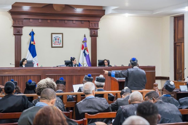 Tribunal rechaza extinción de la acción penal en el Caso Calamar; presidenta del tribunal disiente.