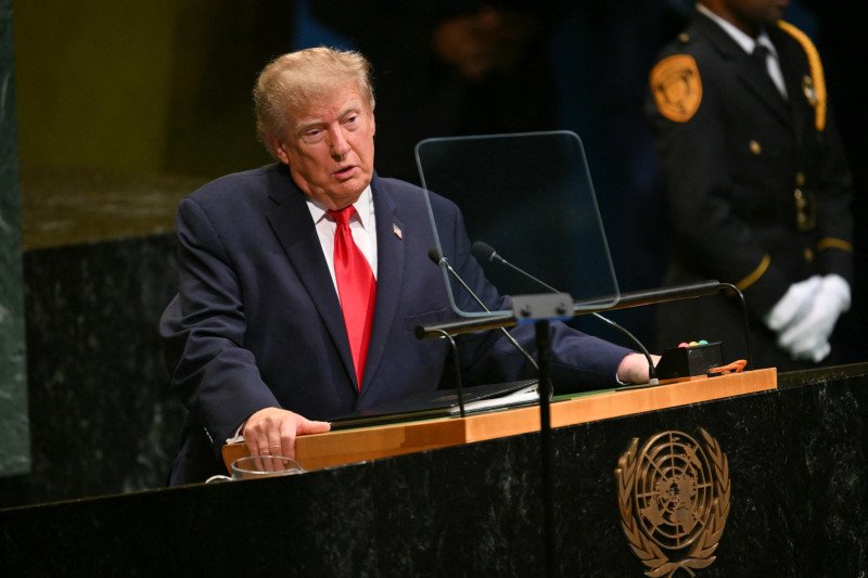 Trump cenará con el líder de Anthropic y descarta “preocupación” por descontrol de la IA.