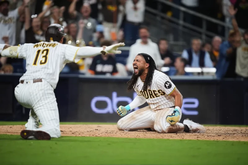 Tatis Jr. y Machado batean jonrones, Padres aplastan a Cubs en el inicio de serie.