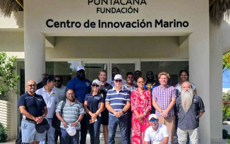Convertir el sargazo en soluciones: delegación de Granada explora el enfoque de Punta Cana.