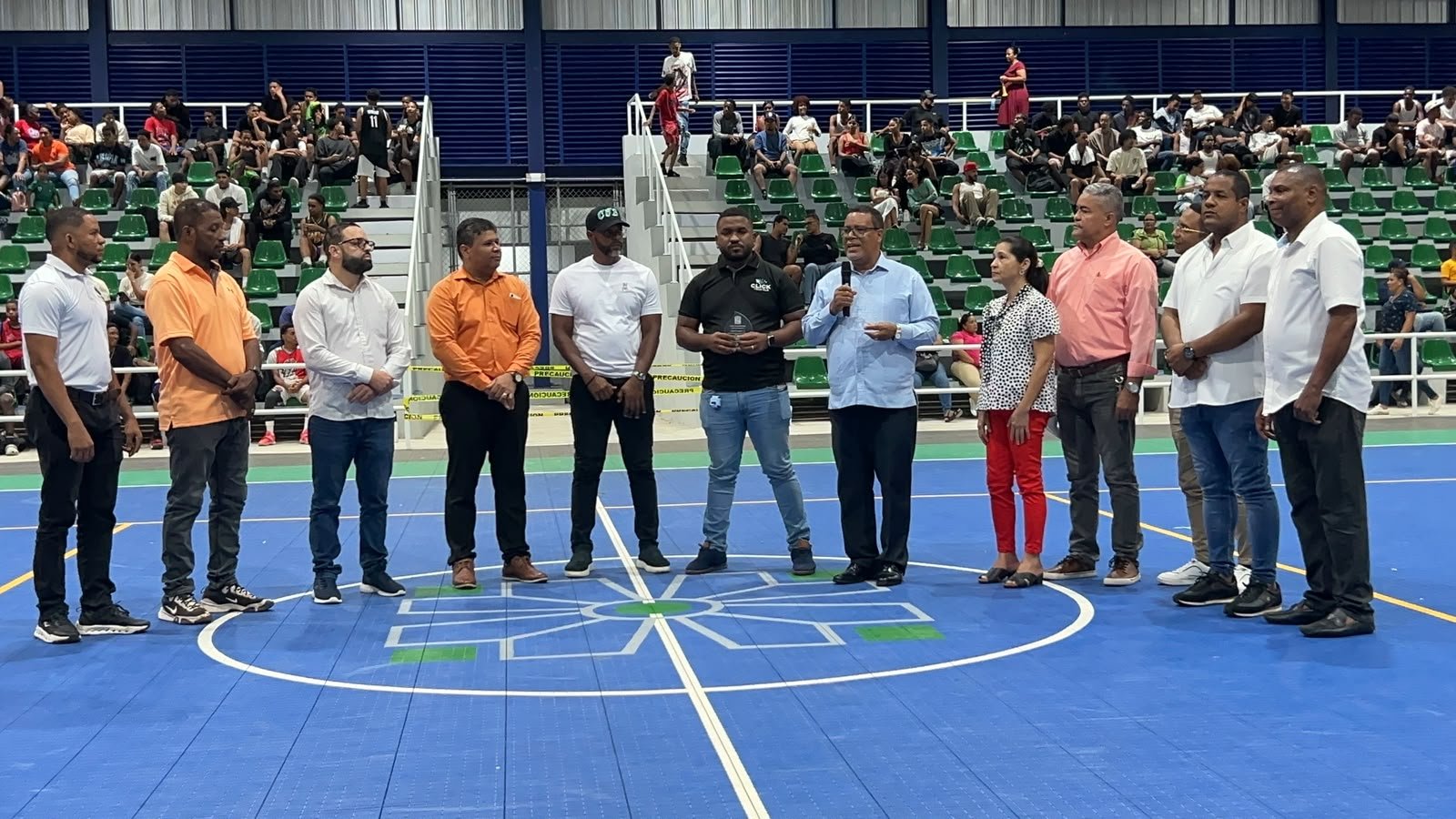 Ramón Chávez R. recibe reconocimiento en Ciudad Juan Bosch.