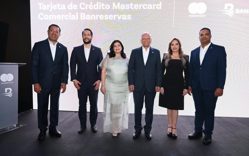 Banreservas lanza junto a Mastercard nueva tarjeta comercial para el sector empresarial.
